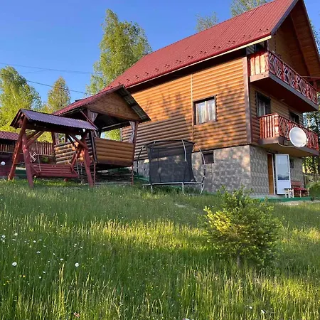 Holiday home сімейний краєвид чан джакузі сауна Mykulychyn