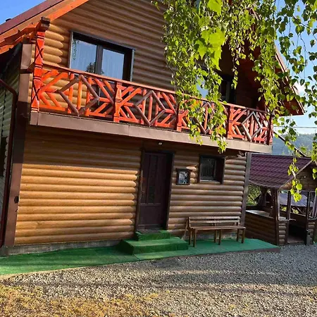 Prázdninový dům сімейний краєвид чан джакузі сауна Mykulyčyn