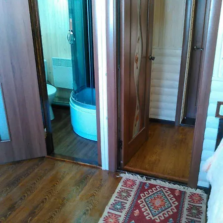 Holiday home сімейний краєвид чан джакузі сауна Mykulychyn