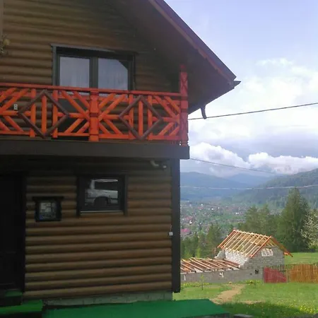 сімейний краєвид чан джакузі сауна Holiday home Mykulychyn